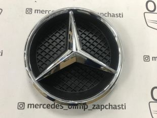 Эмблема решетки радиатора на Mercedes W212  W205 GL x166 ML w166 GLK W218